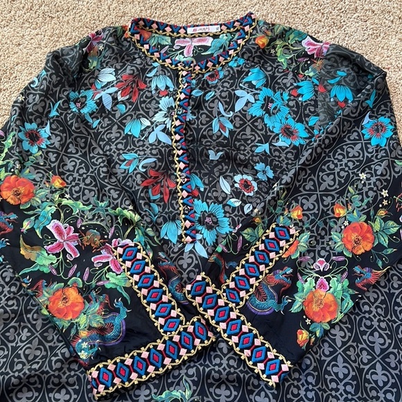 JOHNNY WAS Size XL black silk printed floral embroidered blouse - Picture 6 of 10
